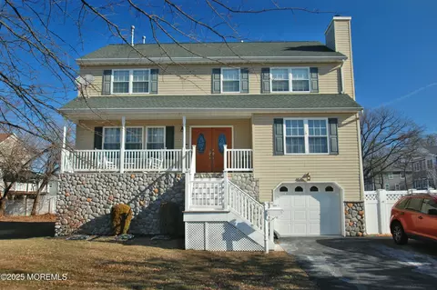 711 Edmunds Ave, Union Beach, NJ 07735