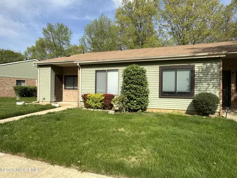 222 Medford Ct #A, Manalapan, NJ 07726