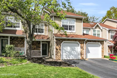 5 Saddle Ct, Tinton Falls, NJ 07753