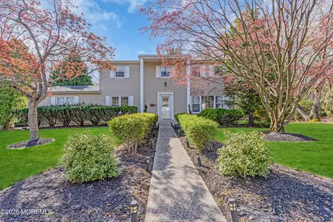 10 Kings Rd, East Brunswick, NJ 08816