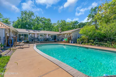429 Thomas Ave, Little Egg Harbor, NJ 08087