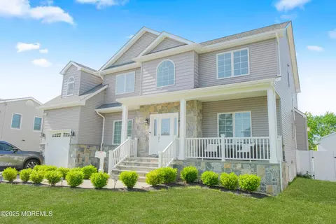 11 Dundall Pl, Hazlet, NJ 07730
