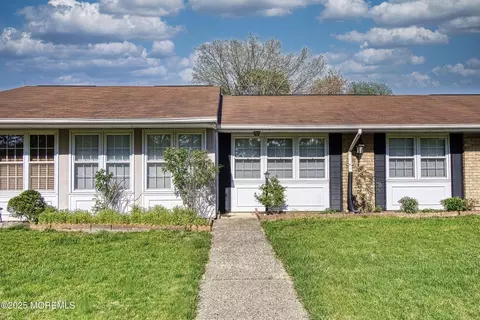 43 Edinburgh Ln # B, Manchester, NJ 08759