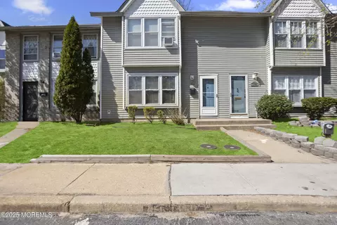 162 Tudor Ct, Lakewood, NJ 08701