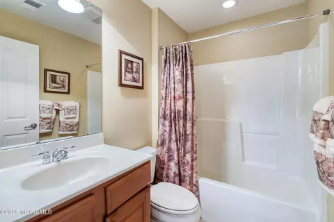 Bath - 50 Avalon Way, Waretown, NJ 08758 photo 4 of 4
