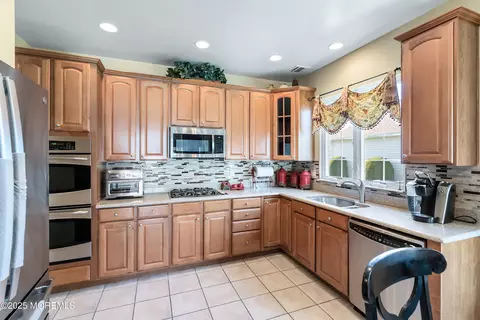 Kitchen - 50 Avalon Way, Waretown, NJ 08758 photo 4 of 4