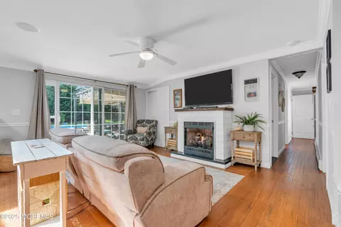 30 Florence Ave, Leonardo, NJ 07737 photo 17