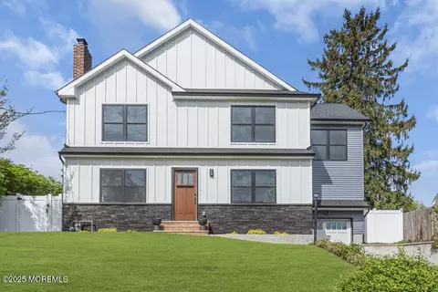 61 Robinson Pl, Shrewsbury, NJ 07702