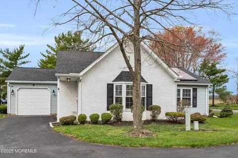 4 Edgeware Close #1000, Freehold, NJ 07728
