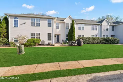 179 Tennis Ct, Wall, NJ 07719