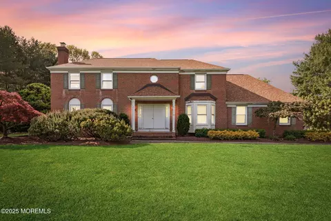 11 Woodhollow Dr, Holmdel, NJ 07733