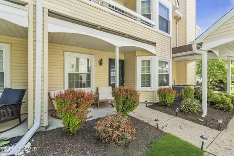 124 Mill Run E #85, Hightstown, NJ 08520