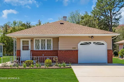 51 Barbados Dr S, Toms River, NJ 08757