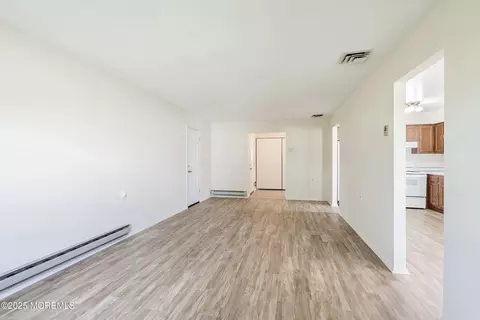 8 Constable St, Brick, NJ 08724 photo 4