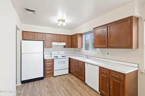 8 Constable St, Brick, NJ 08724 photo 5