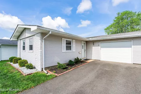 8 Constable St, Brick, NJ 08724
