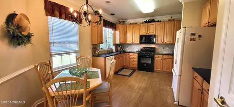 8 Eagleswood Dr, Waretown, NJ 08758 photo 9