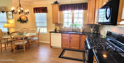 8 Eagleswood Dr, Waretown, NJ 08758 photo 7