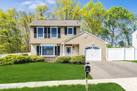 45 Pinyon St, Howell, NJ 07731
