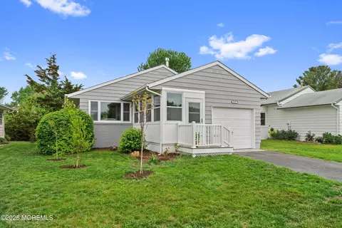 82 Fox Glove, Toms River, NJ 08755