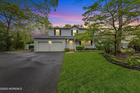 125 Heatherington Ct, Lanoka Harbor, NJ 08734