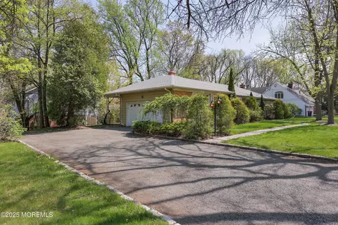 70 High Point Dr, Springfield, NJ 07081 photo 4