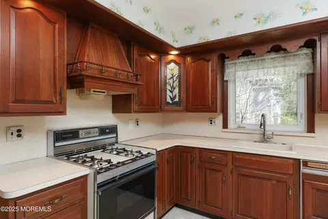 70 High Point Dr, Springfield, NJ 07081 photo 16