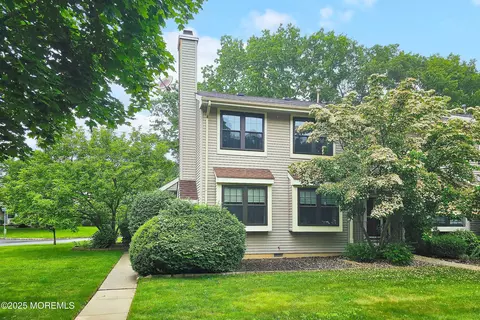 1201 Arlington Dr, Toms River, NJ 08755