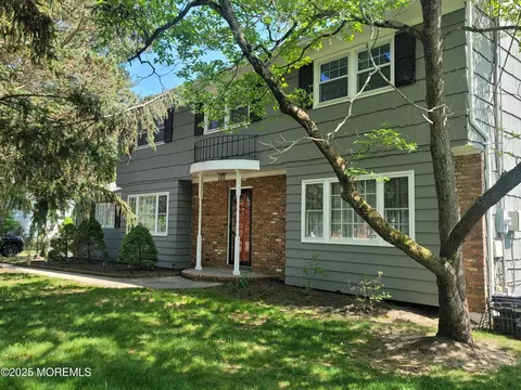 54 E Riverdale Ave, Tinton Falls, NJ 07724