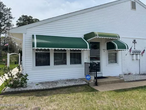 410 Highland Dr #A, Whiting, NJ 08759