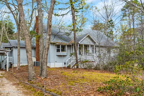 108 Tanglewood Dr, West Creek, NJ 08092