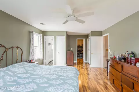 Bedroom - 23 Highland Dr, Middlesex, NJ 08846 photo 5 of 5