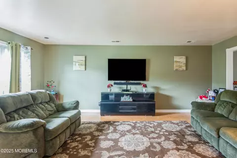 Other - 23 Highland Dr, Middlesex, NJ 08846 photo 1 of 6