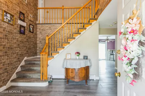 Entry Way - 23 Highland Dr, Middlesex, NJ 08846 photo 1 of 2