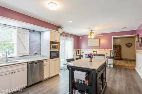 Kitchen - 23 Highland Dr, Middlesex, NJ 08846 photo 2 of 3