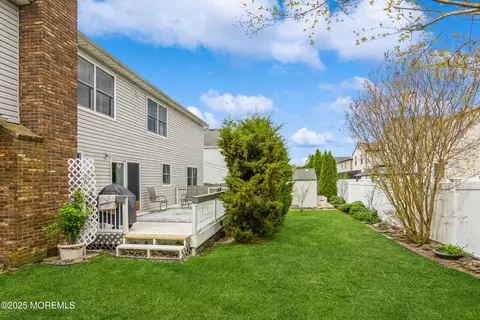 Exterior - 23 Highland Dr, Middlesex, NJ 08846 photo 4 of 4