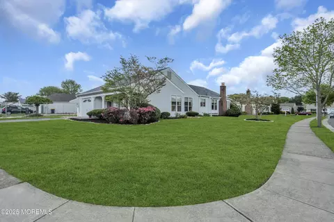 21 Frilham Ln, Manchester, NJ 08759