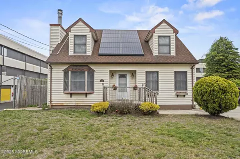 225 Buermann Ave, Toms River, NJ 08753