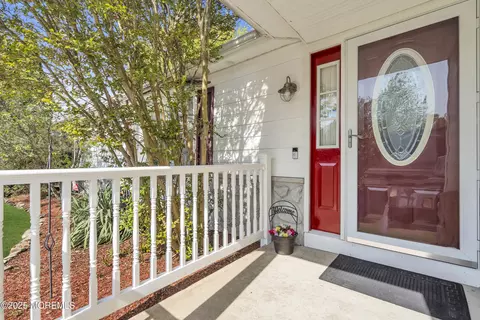 Exterior - 5 Navajo Dr, Waretown, NJ 08758 photo 3 of 11