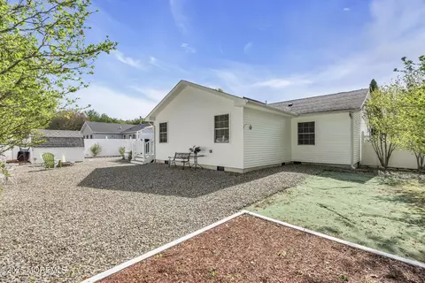 Exterior - 5 Navajo Dr, Waretown, NJ 08758 photo 8 of 11