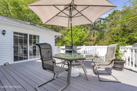 Exterior - 5 Navajo Dr, Waretown, NJ 08758 photo 5 of 11