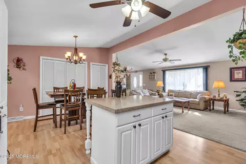 Kitchen - 5 Navajo Dr, Waretown, NJ 08758 photo 5 of 6
