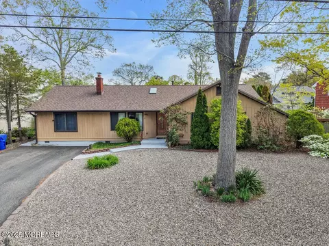 456 Bay Oak Dr, Brick, NJ 08723