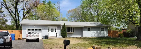 20 Dogwood Dr, Jackson, NJ 08527