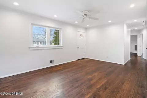 Living - 321 Lockheed Rd, Brick, NJ 08723 photo 2 of 3