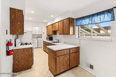 Kitchen - 321 Lockheed Rd, Brick, NJ 08723 photo 1 of 3