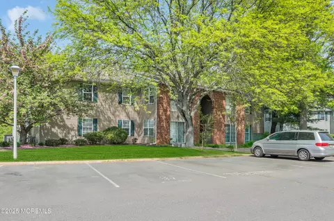 3 Atlanta Ct # -5, Freehold, NJ 07728