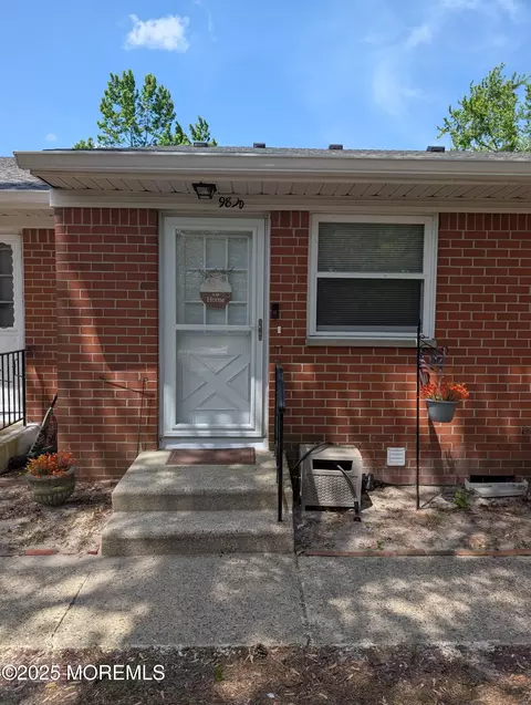 989 Constitution Blvd # D, Whiting, NJ 08759
