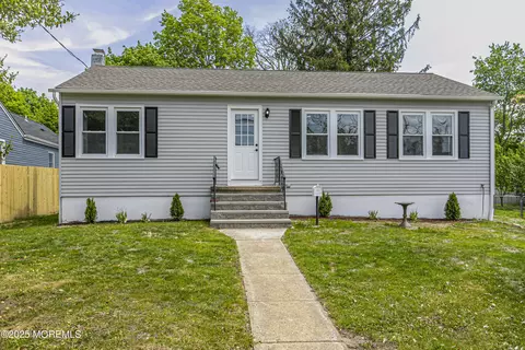 130 Mechanic St, Hightstown, NJ 08520