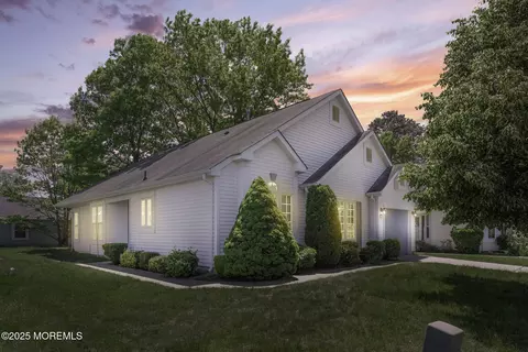 9 Rumford Ct, Jackson, NJ 08527